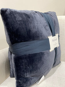 Montauk 2 pack luxury velvet pillow blue 18x18