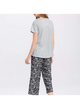 Load image into Gallery viewer, ENJOYNIGHT Women&#39;s Sleepwear Tops with Capri Pants Pajama Sets
